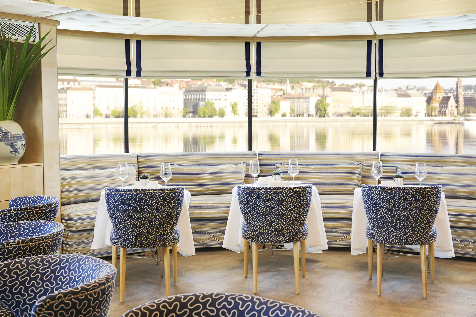 Uniworld Boutique River Cruises - S.S. Beatrice - Restaurant Schubert's 5.jpg